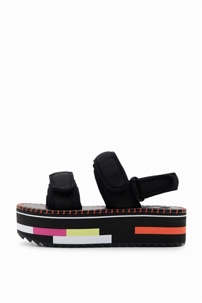 sandále Desigual Rainbow Color negro